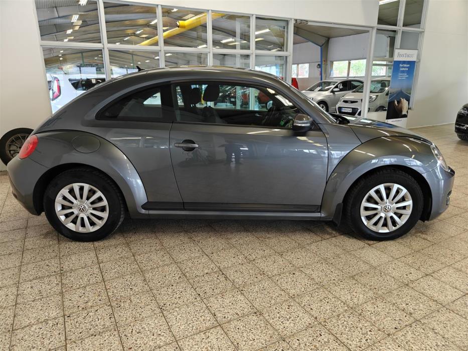 VOLKSWAGEN BEETLE 2012