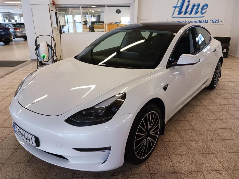 TESLA Model 3 2021