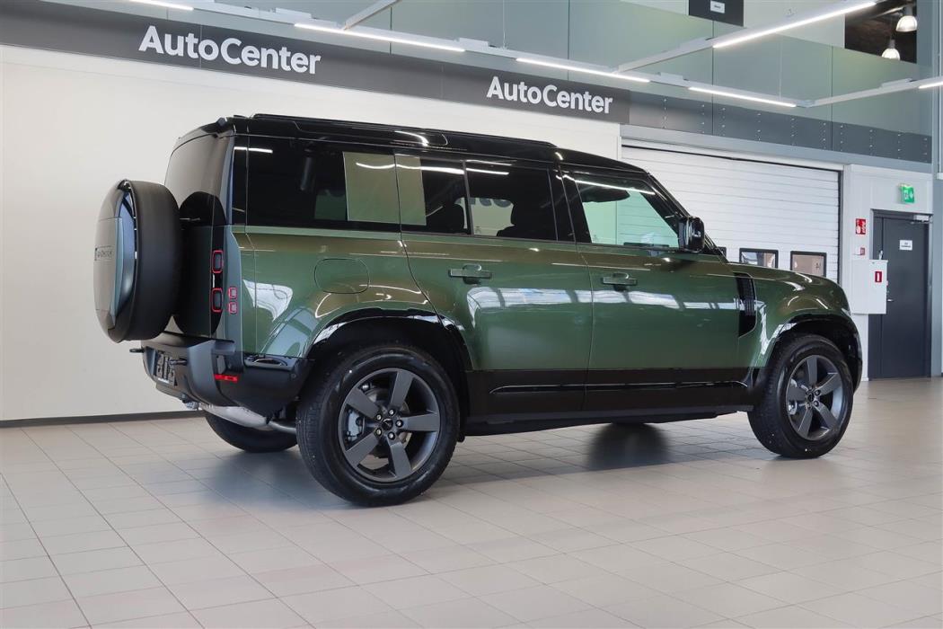 Land Rover Defender 2026