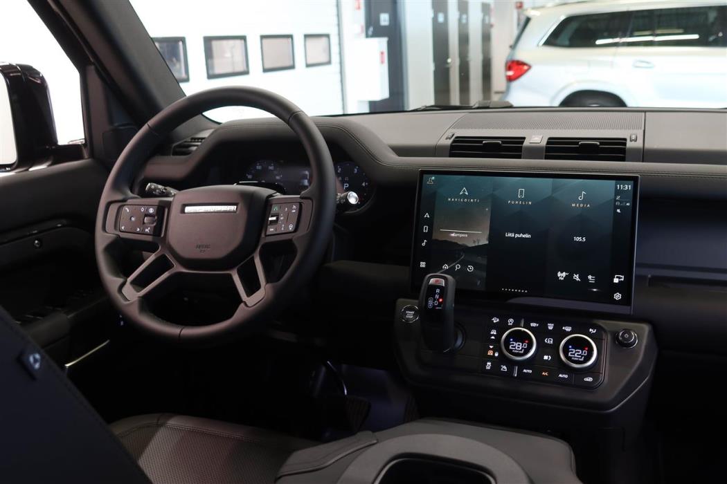 Land Rover Defender 2026