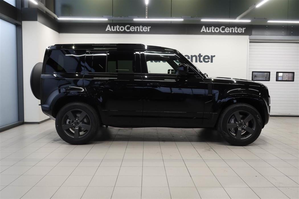 Land Rover Defender 2026