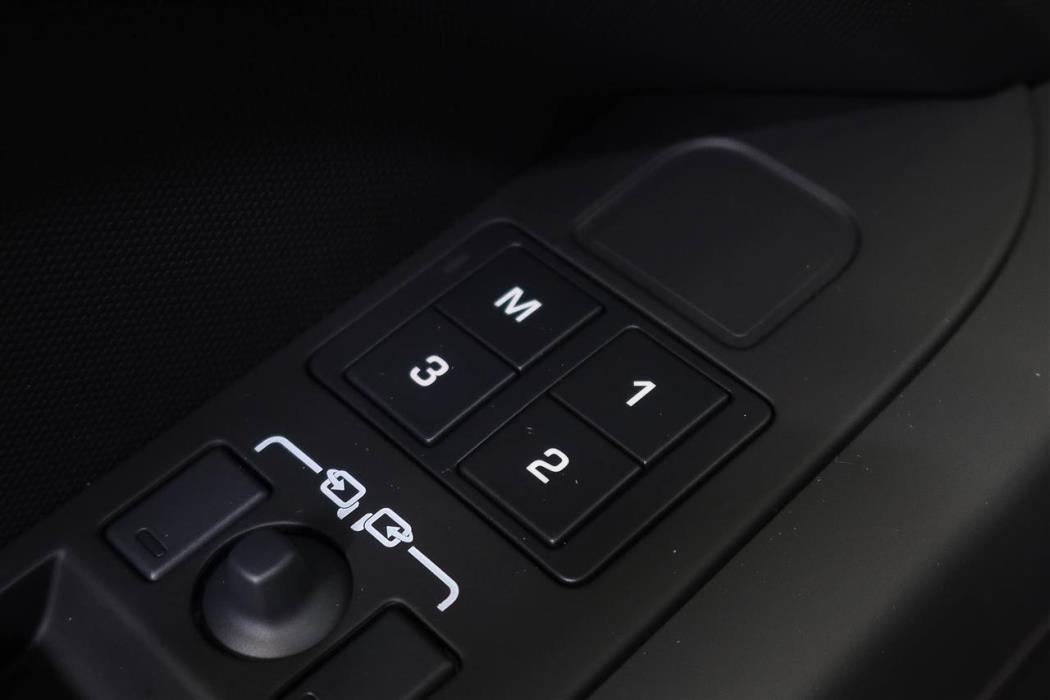 Land Rover Defender 2026