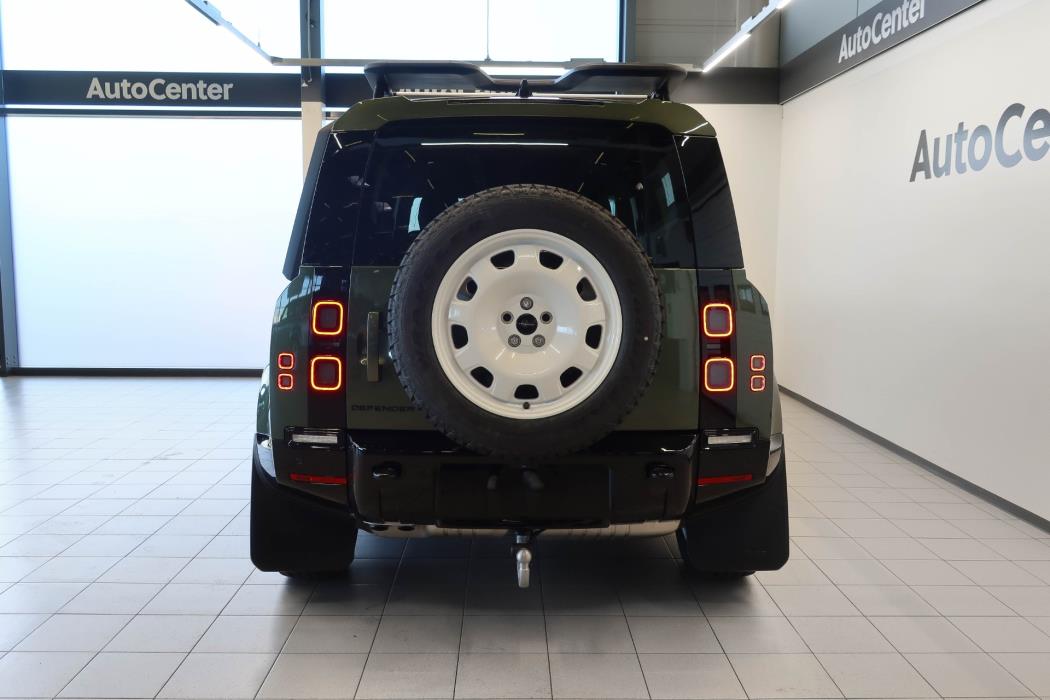 Land Rover Defender 2026