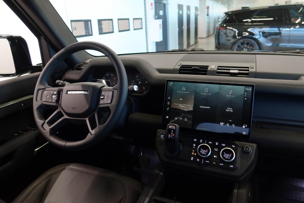 Land Rover Defender 2026