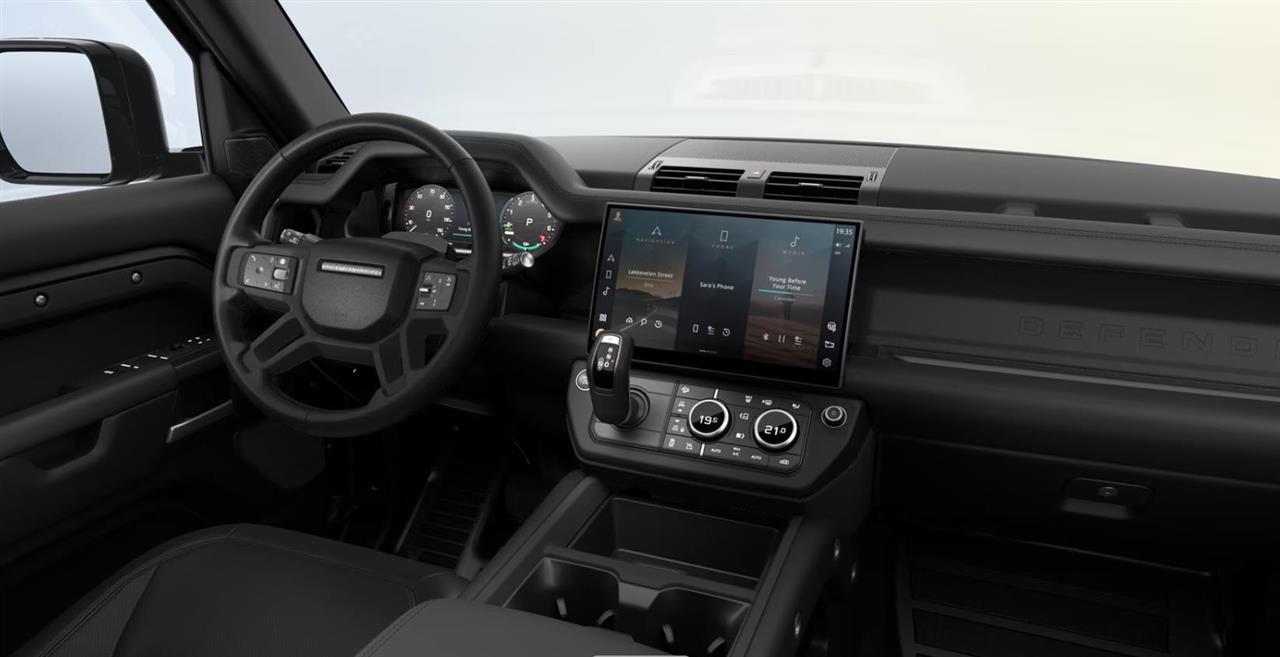 Land Rover Defender 2026