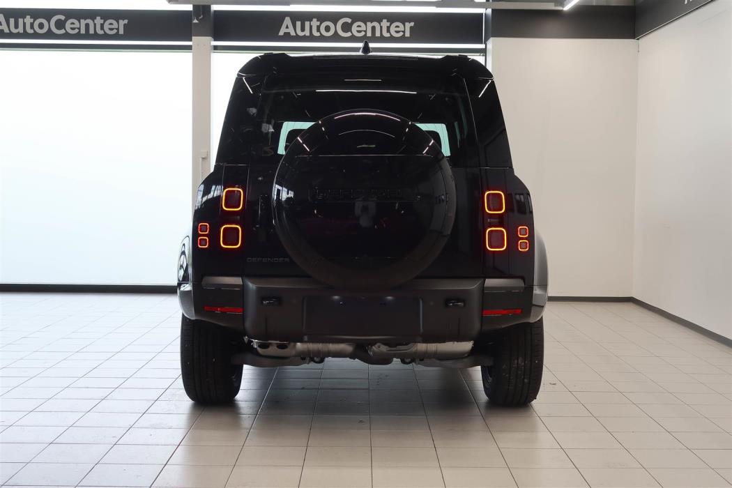 Land Rover Defender 2026
