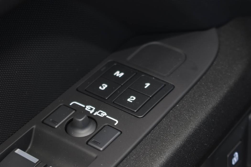 Land Rover Defender 2026