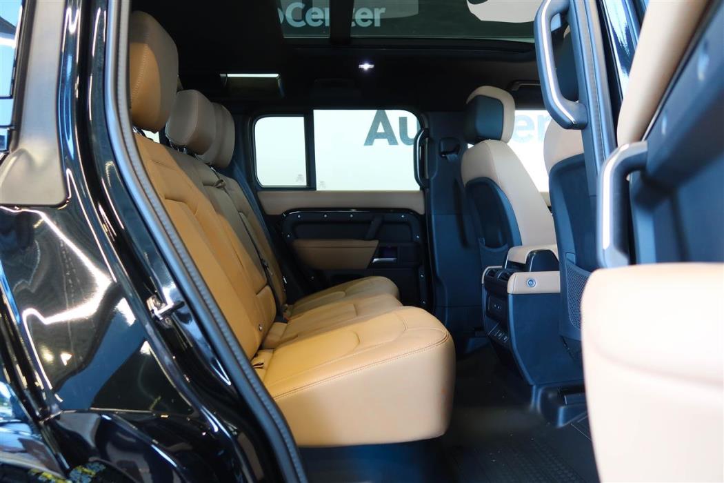 Land Rover Defender 2026