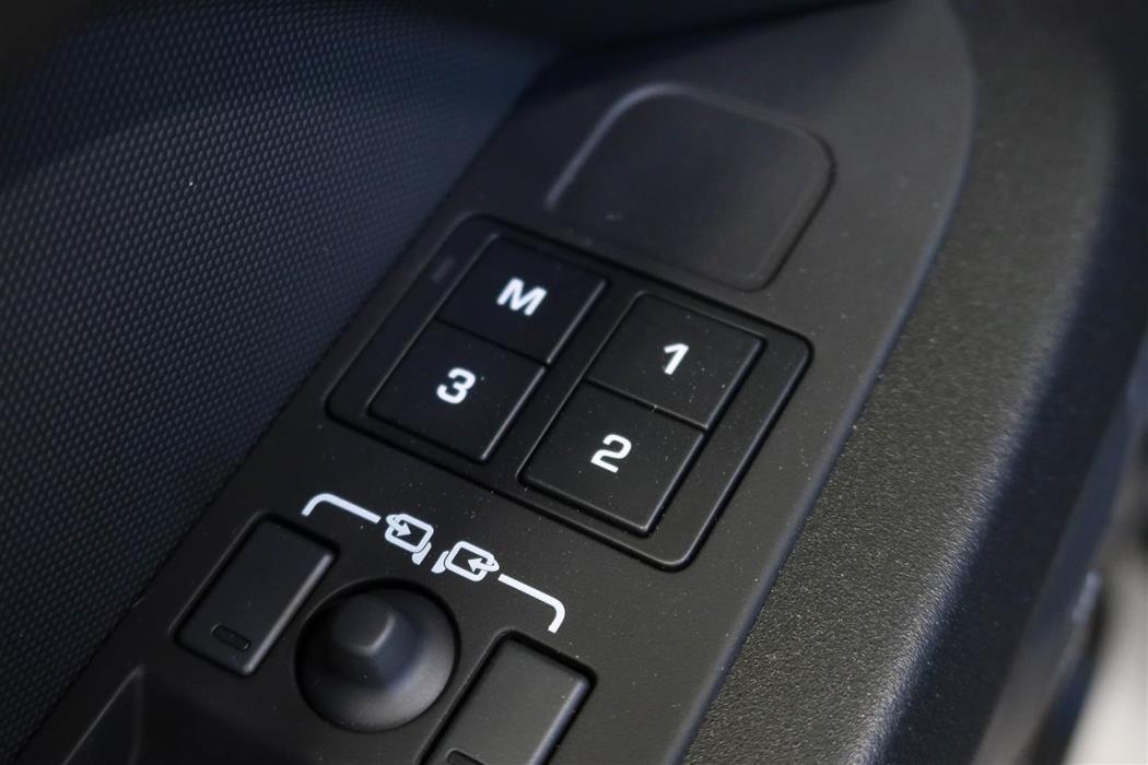 Land Rover Defender 2026