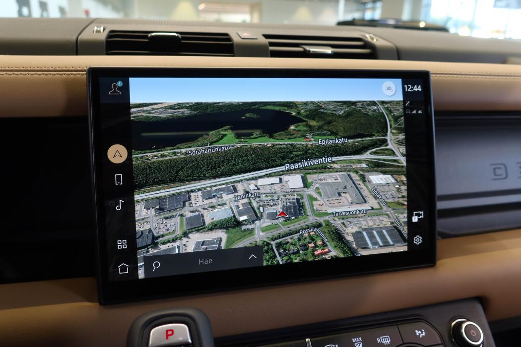 Land Rover Defender 2025