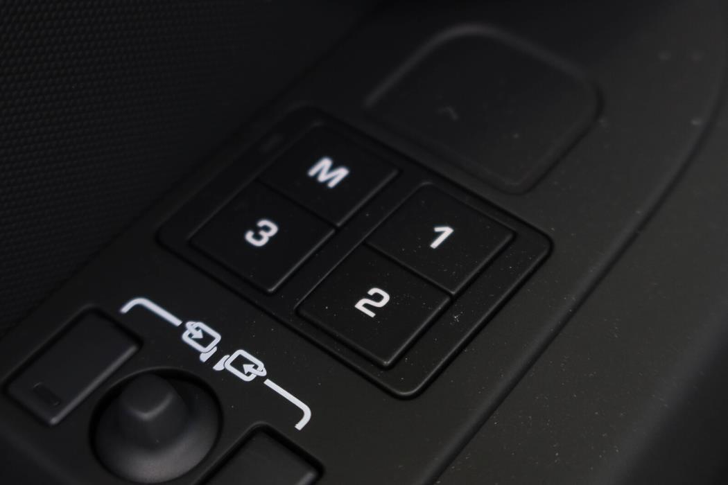 Land Rover Defender 2025