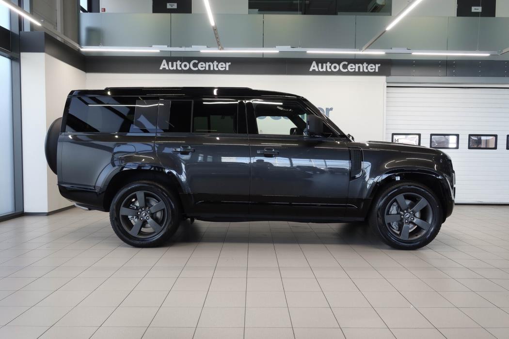 Land Rover Defender 2025