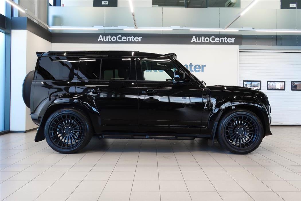 Land Rover Defender 2025