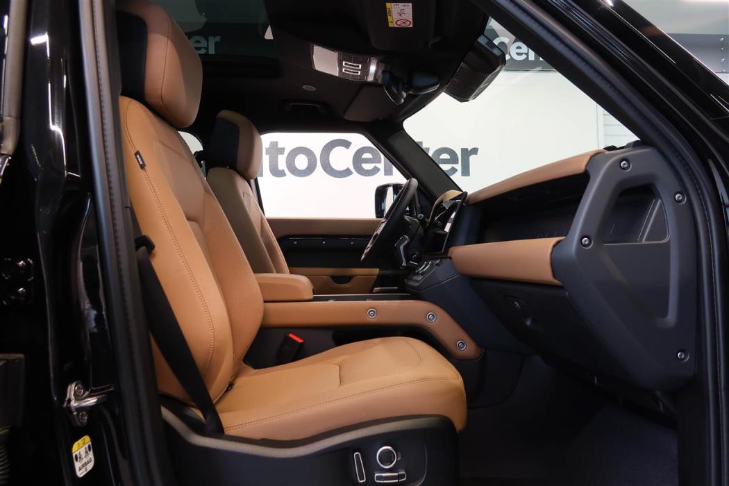 Land Rover Defender 2026