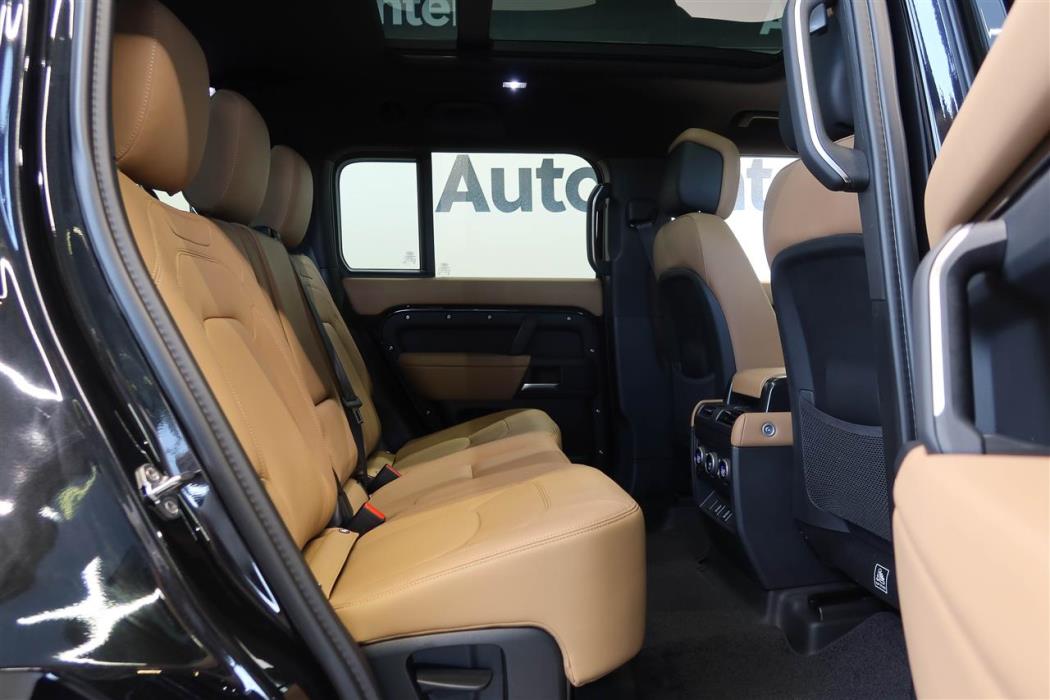 Land Rover Defender 2026