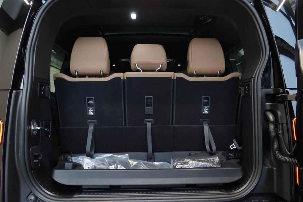 Land Rover Defender 2026