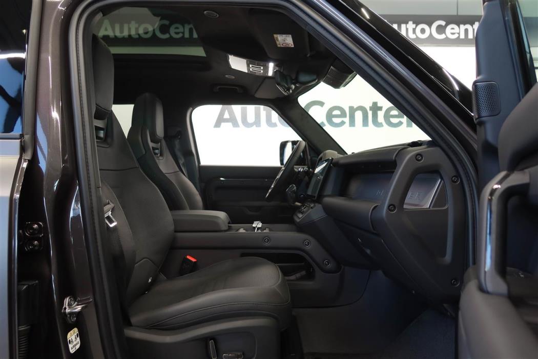 Land Rover Defender 2026