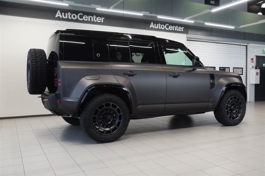 Land Rover Defender 2026