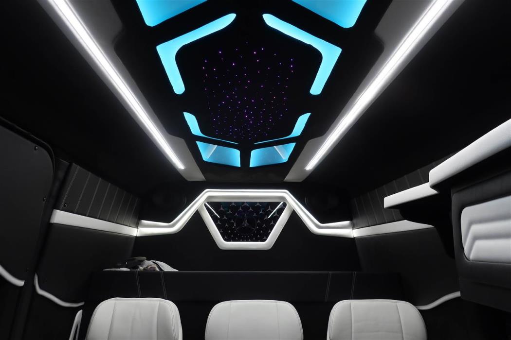 Mercedes-Benz Sprinter 2025