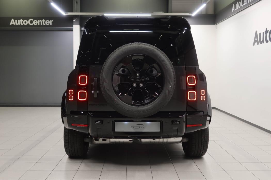 Land Rover Defender 2026