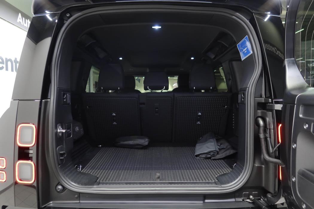 Land Rover Defender 2026