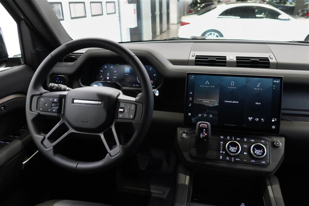 Land Rover Defender 2026