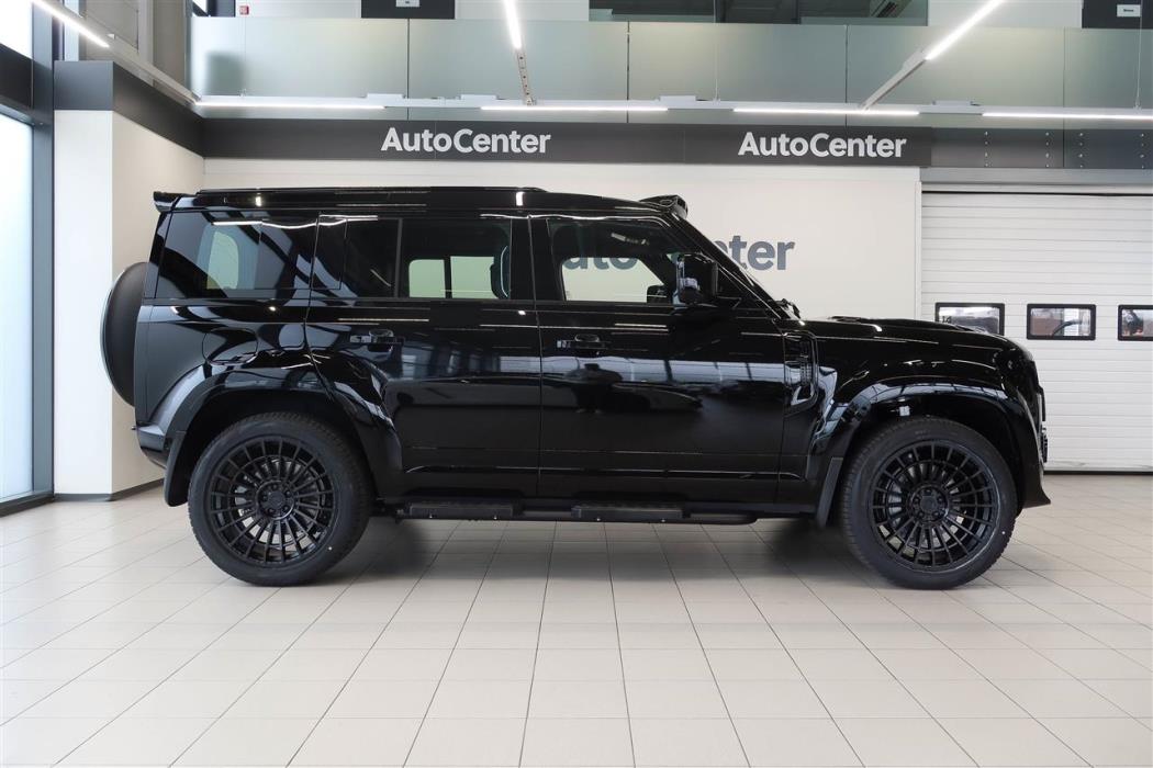 Land Rover Defender 2025