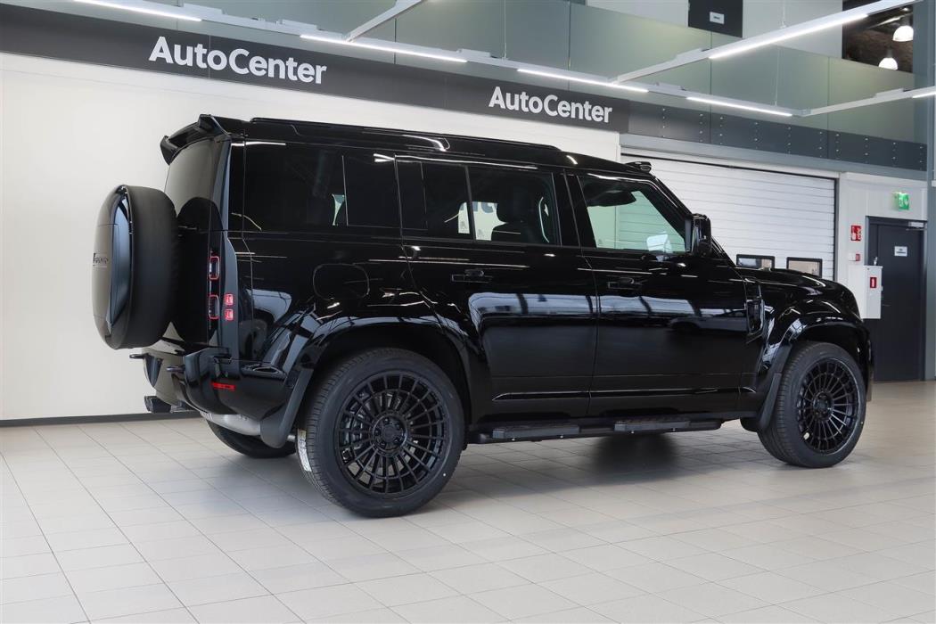 Land Rover Defender 2025