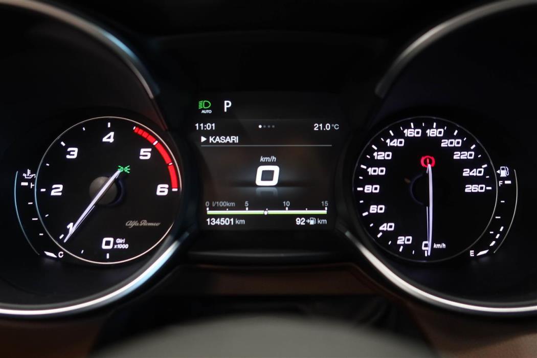 Alfa Romeo Stelvio 2017