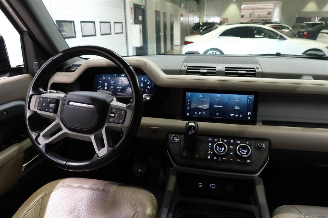 Land Rover Defender 2021