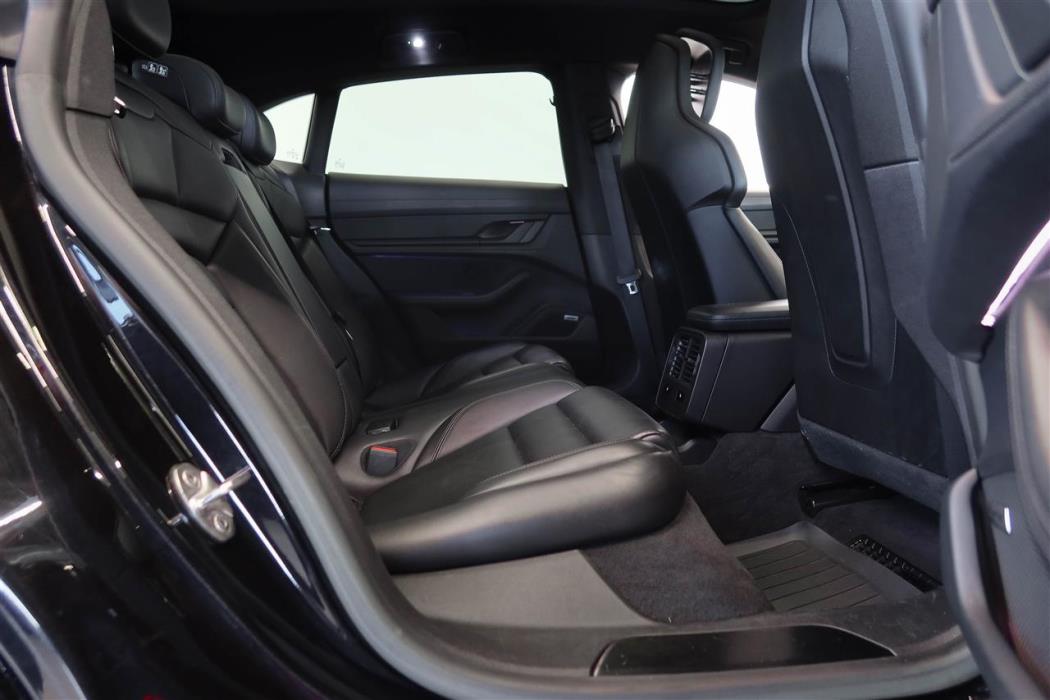 Porsche Taycan 2022