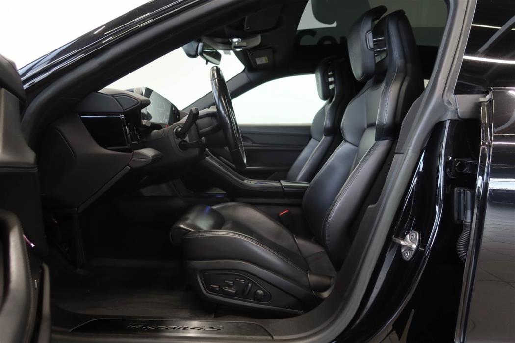 Porsche Taycan 2022