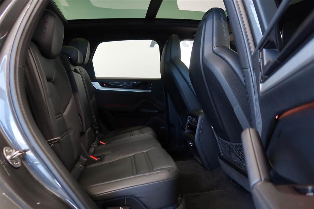 Porsche Cayenne 2024