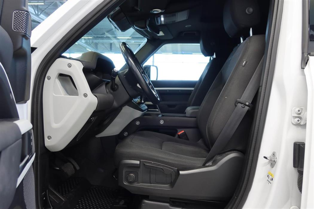 Land Rover Defender 2022