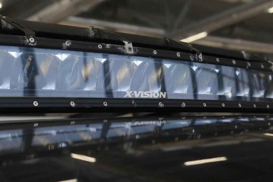 Land Rover Defender 2023