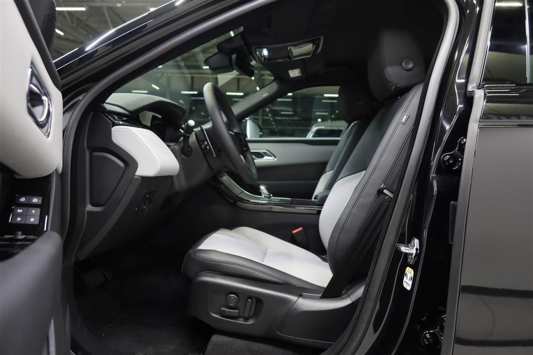 Land Rover Range Rover Velar 2026