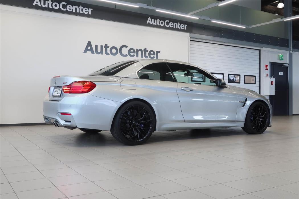 BMW M4 2015