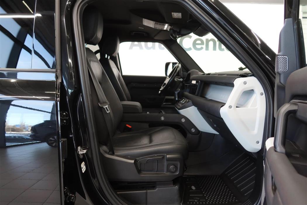 Land Rover Defender 2022