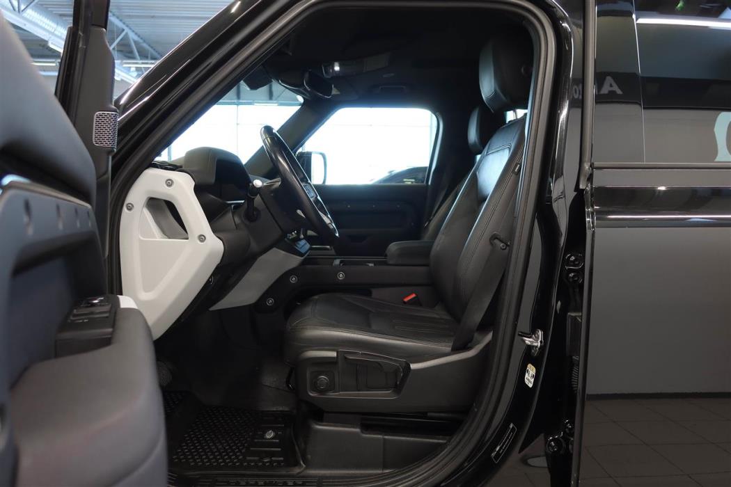 Land Rover Defender 2022