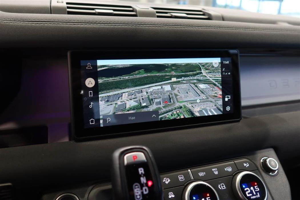 Land Rover Defender 2022