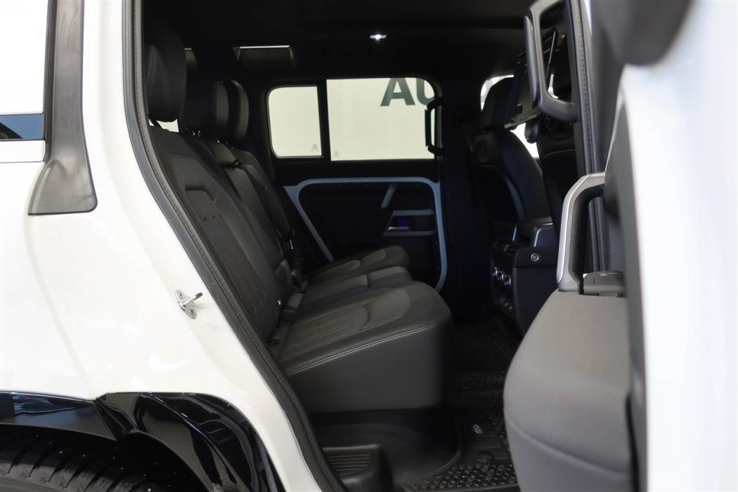 Land Rover Defender 2022