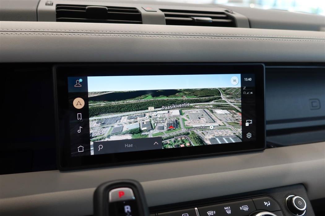 Land Rover Defender 2024