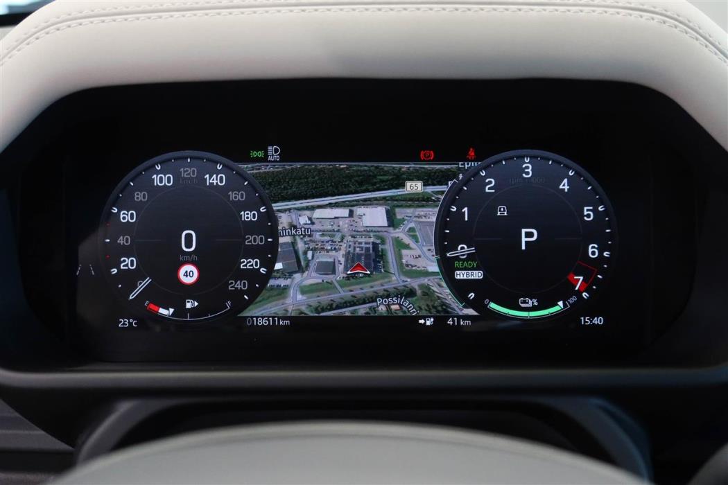 Land Rover Defender 2024