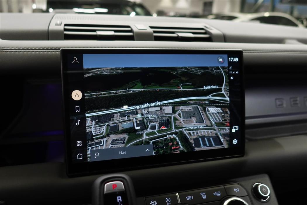 Land Rover Defender 2025