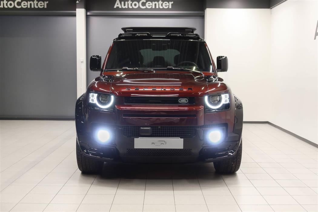Land Rover Defender 2025