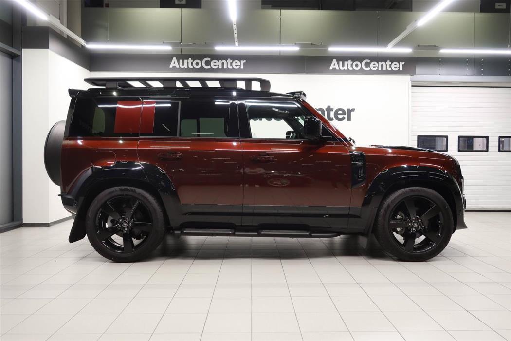 Land Rover Defender 2025