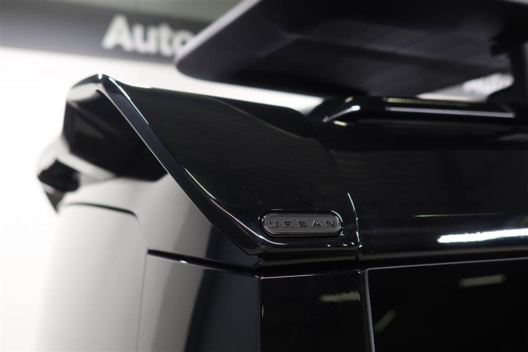 Land Rover Defender 2025