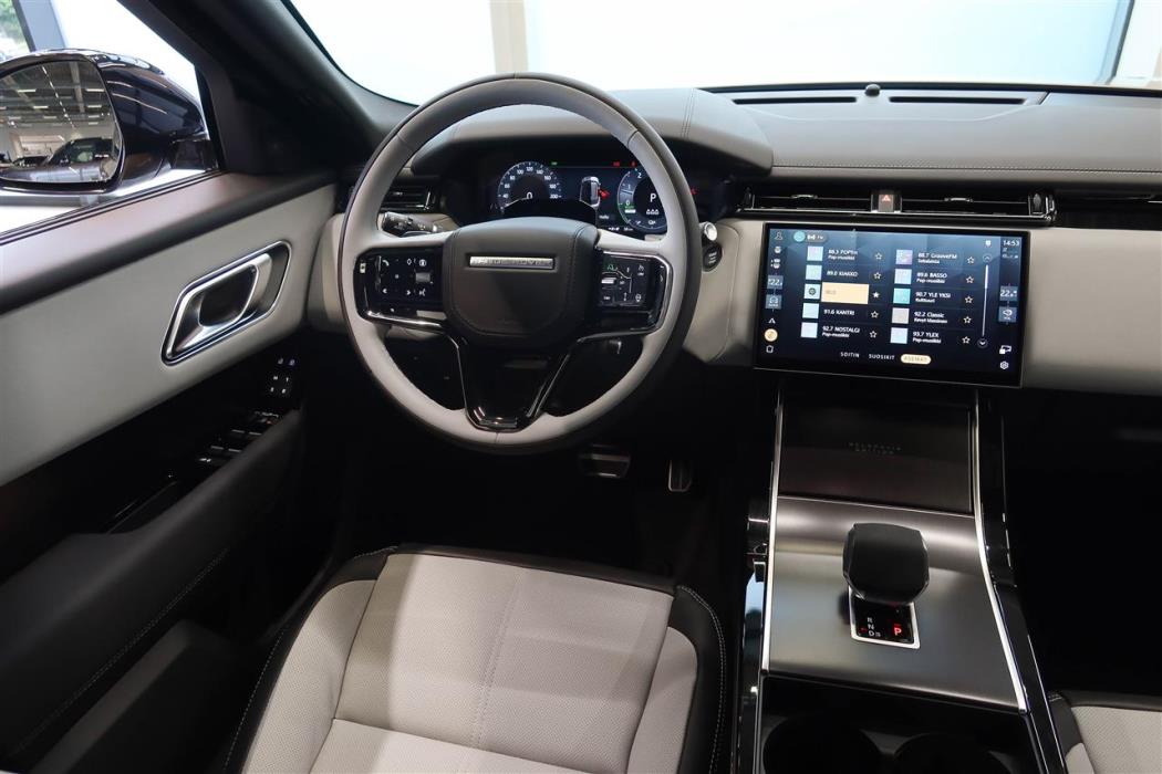 Land Rover Range Rover Velar 2026