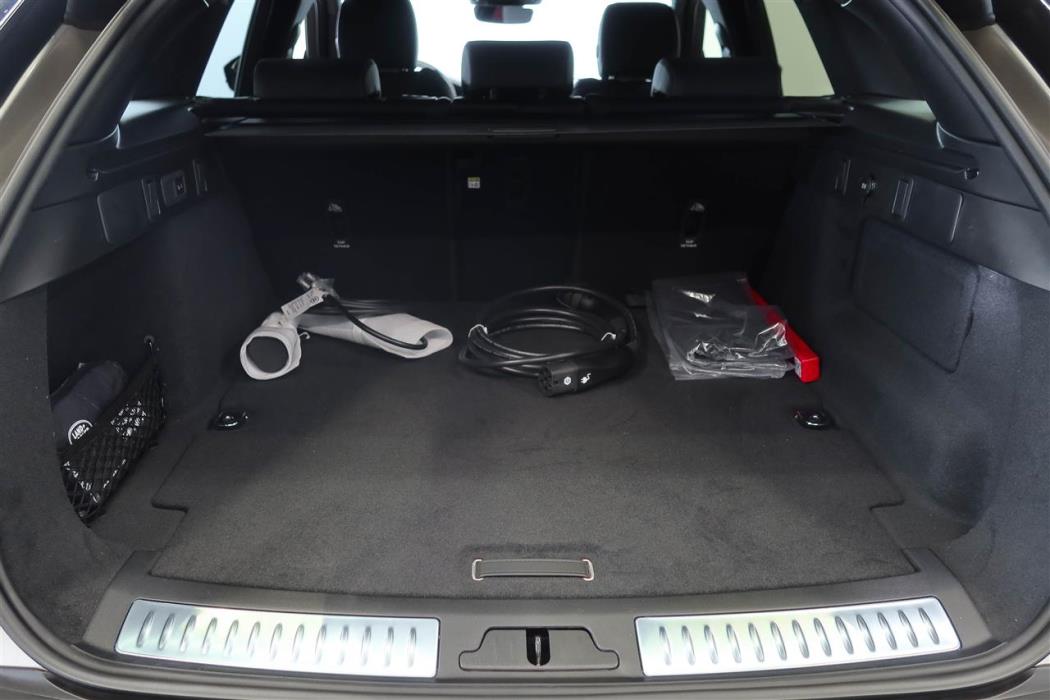 Land Rover Range Rover Velar 2026