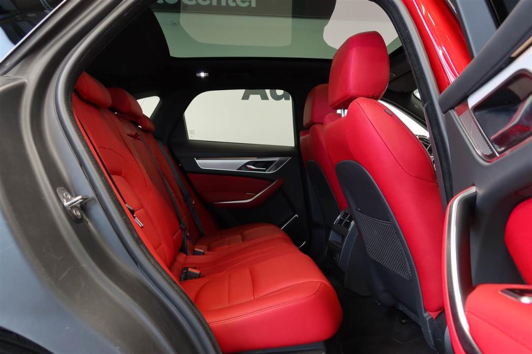 Jaguar F-PACE 2022